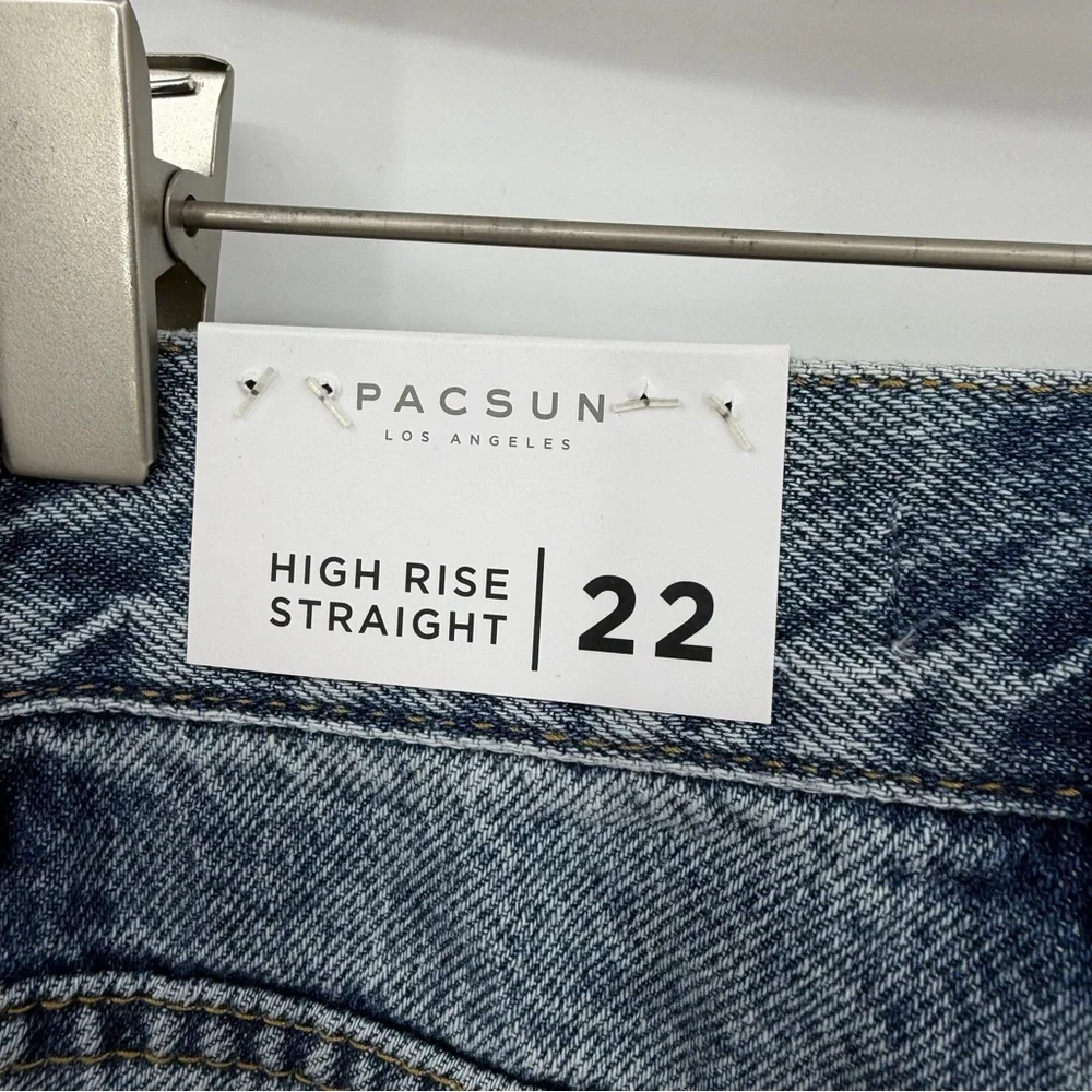 PacSun questions leave